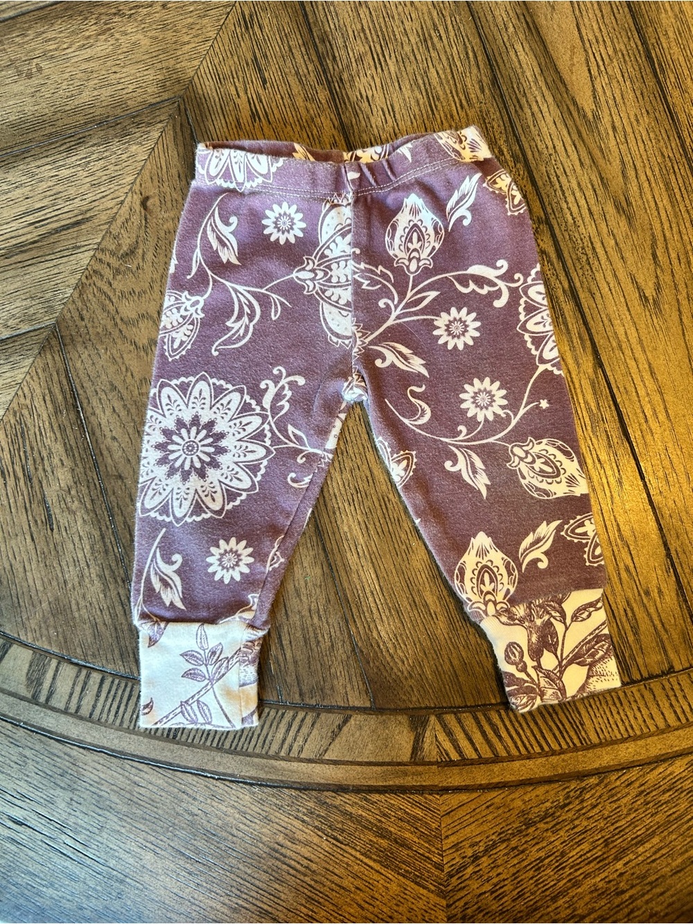 Girls' Purple Floral Print Leggings with White Cuffs